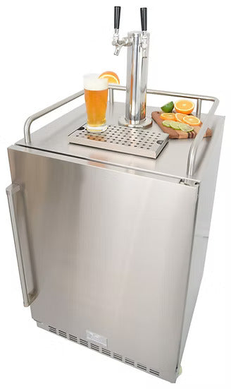 The Kokomo Grills Professional Luxury Outdoor Kitchen Kegerator KO-LUX-KEG by Kokomo Grills features a sleek stainless steel build, dual tap system, and is ideal for serving fresh beer with citrus garnishes in any outdoor kitchen.