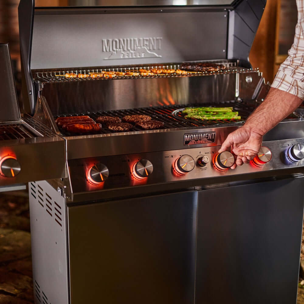 Monument Grills Denali 605Pro Stainless Smart Propane Gas Grill