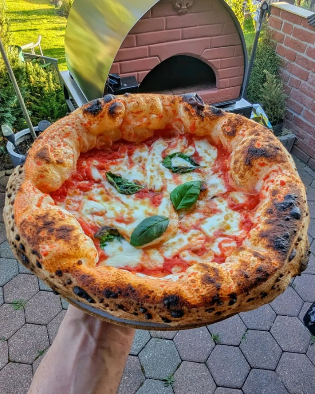 Pizza Party Outdoor 70 x 70cm Bollore "GUNMETAL" Floor (60 x 60cm) Freestanding Multi-Fuel Pizza Oven