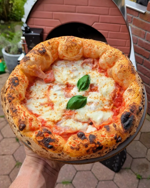 Pizza Party Outdoor 70 x 70cm Bollore "GUNMETAL" Floor (60 x 60cm) Freestanding Multi-Fuel Pizza Oven